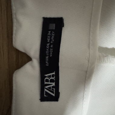 Pantaloni bianchi Zara