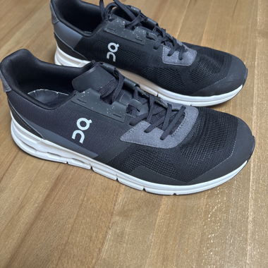 On Running Shoes Black