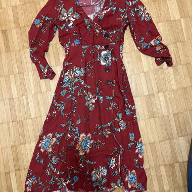 Robe longue portefeuille à fleurs Mango Casual
