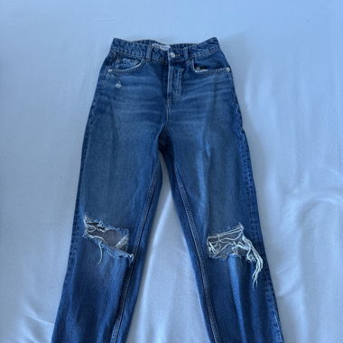 Jeans à trous Zara 