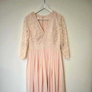 Robe de cocktail rose poudrée jamais portée 