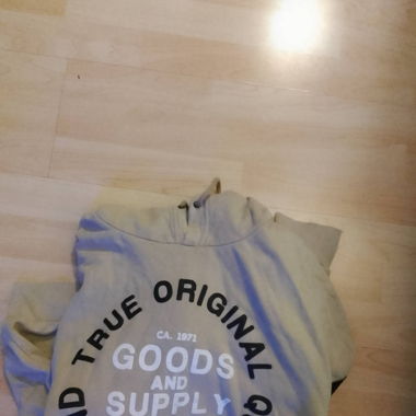 Pullover mit Kapuze 