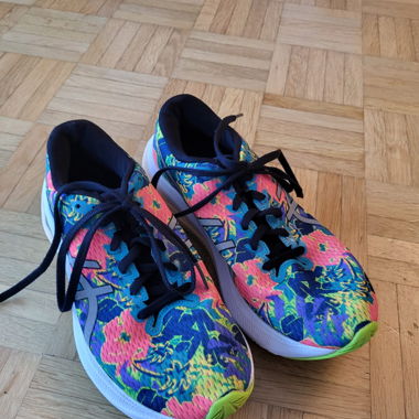 Colorful ASICS running shoes size 38
