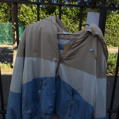 Jacke mit zweifarbigem Fell