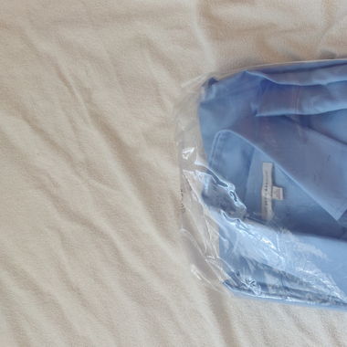 Blaues Herrenhemd noch in Verpackung 
