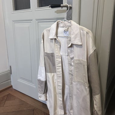 Beige/white shirt-jacket, size S