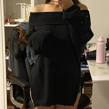 oversided off shoulder sweater