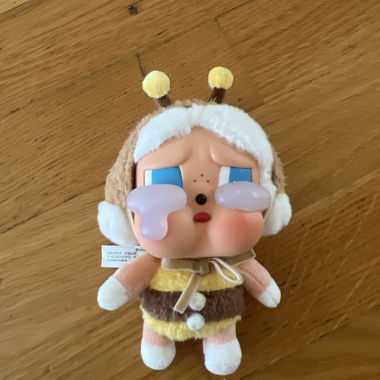 Crybaby Bee Plush Pop Mart Original 