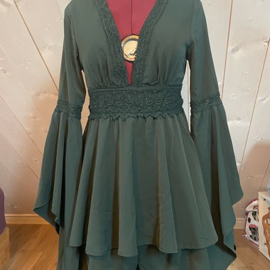 Kleid im Green-Fairy-Stil