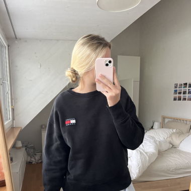 Vintage Tommy Hilfiger black sweat shirt 