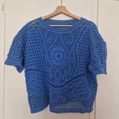 Chemise en maille ajourée bleue