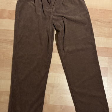 Pantalon en velours côtelé brun