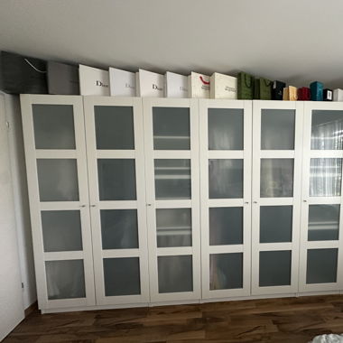 Kleiderschrank