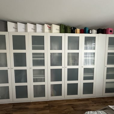 Kleiderschrank