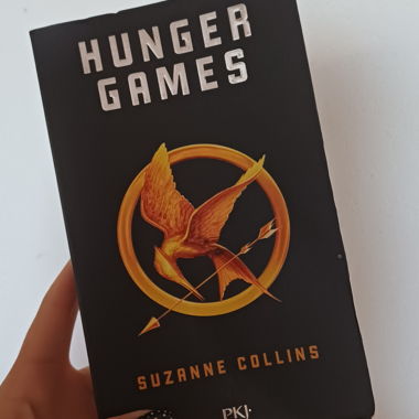 Hunger Games - Suzanne Collins