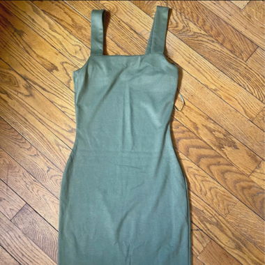 Gerades Kleid