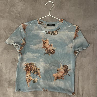Transparentes Shirt mit Engel-Motiven 