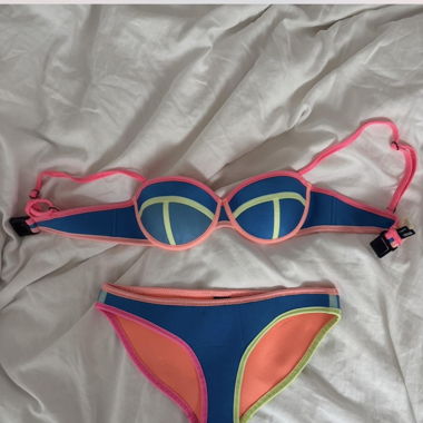 Bikini Triangl