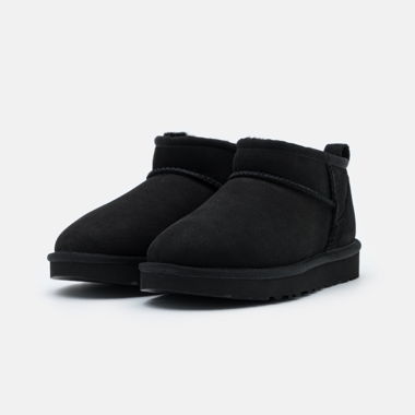 *NEW* UGG classic ultra mini, Size 40