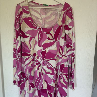 Robe à motifs roses