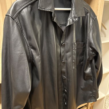 Camicia nera in ecopelle