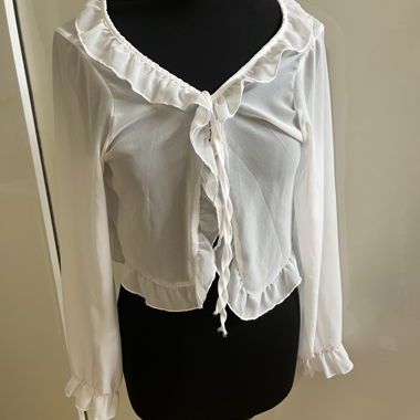 Weisse Rueschen-Bluse