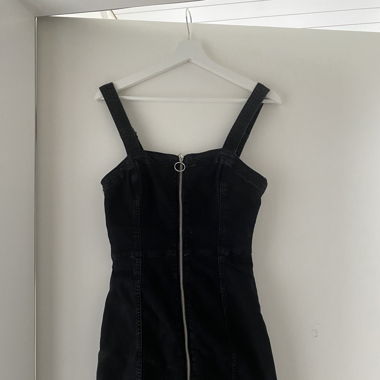 black dress
