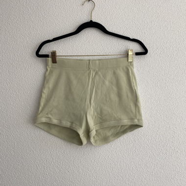 Zara gerippte Micro Shorts hellgrün Gr. L