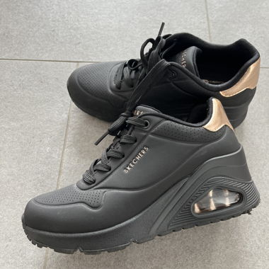 Skechers