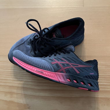 Asics Sportschuh, Gr. 37.5
