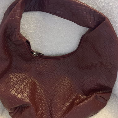 Borsa a Spalla Bordeaux con Impressio­ne