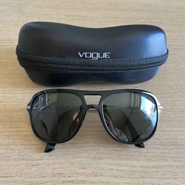Occhiali da sole Vogue