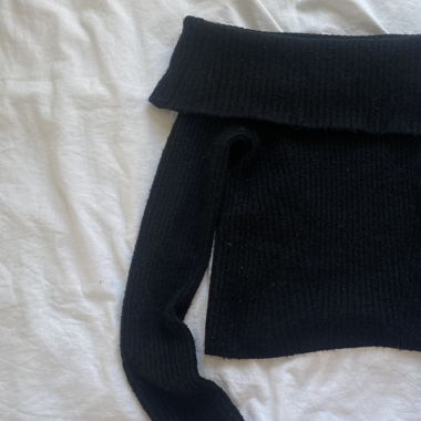 Off the shoulder black sweater from H&M