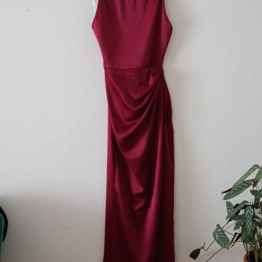 Robe en satin violette / bordeaux 