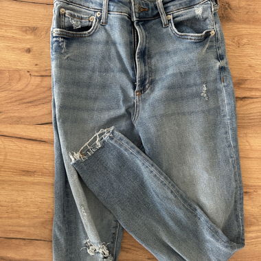 Zara distressed jeans // EU size 38