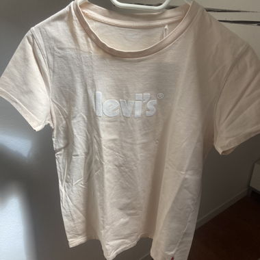 Levi's Rosé T-Shirt