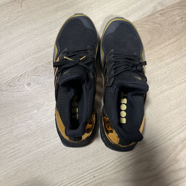 adidas Running Shoes black/gold