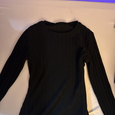 Black long sleeve t-shirt