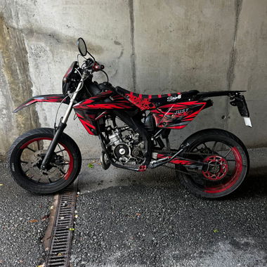Moto Rieju 50cc nera/rossa