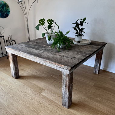 Holztisch