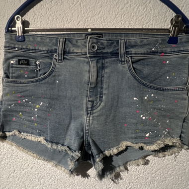 Mini-Short en denim Superdry modèle paint splash 