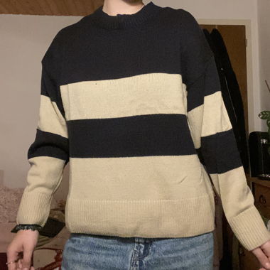 Gestreifter Pullover