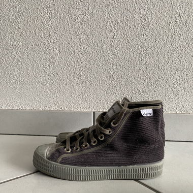 Sneaker mit Kordoptik