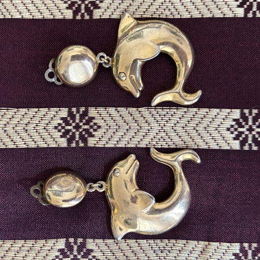 Dolphin shaped clips earrings