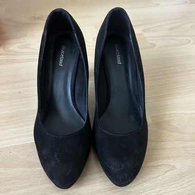 Black high heels size 37