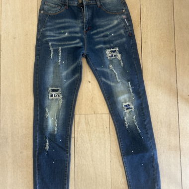 Slim-Jeans blau mit Destroy-Effekt