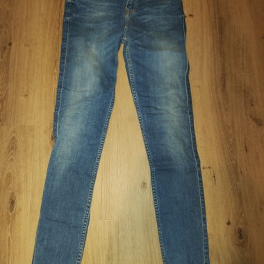Brandneue Jeans