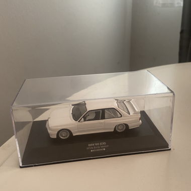 modèle réduit bmw m3 e30 blanc