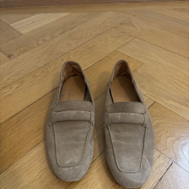 Beige suede moccasins size 39