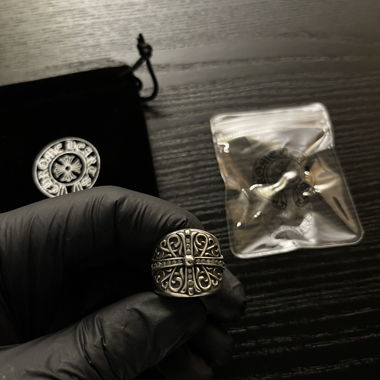 Silver-coloured ring